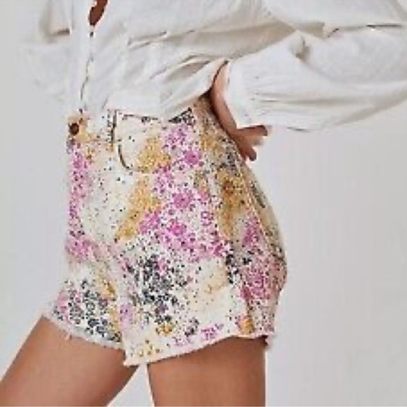 Anthro Pilcro high waist shorts in printed denim Scrunchie style Size Medium - Picture 3 of 16